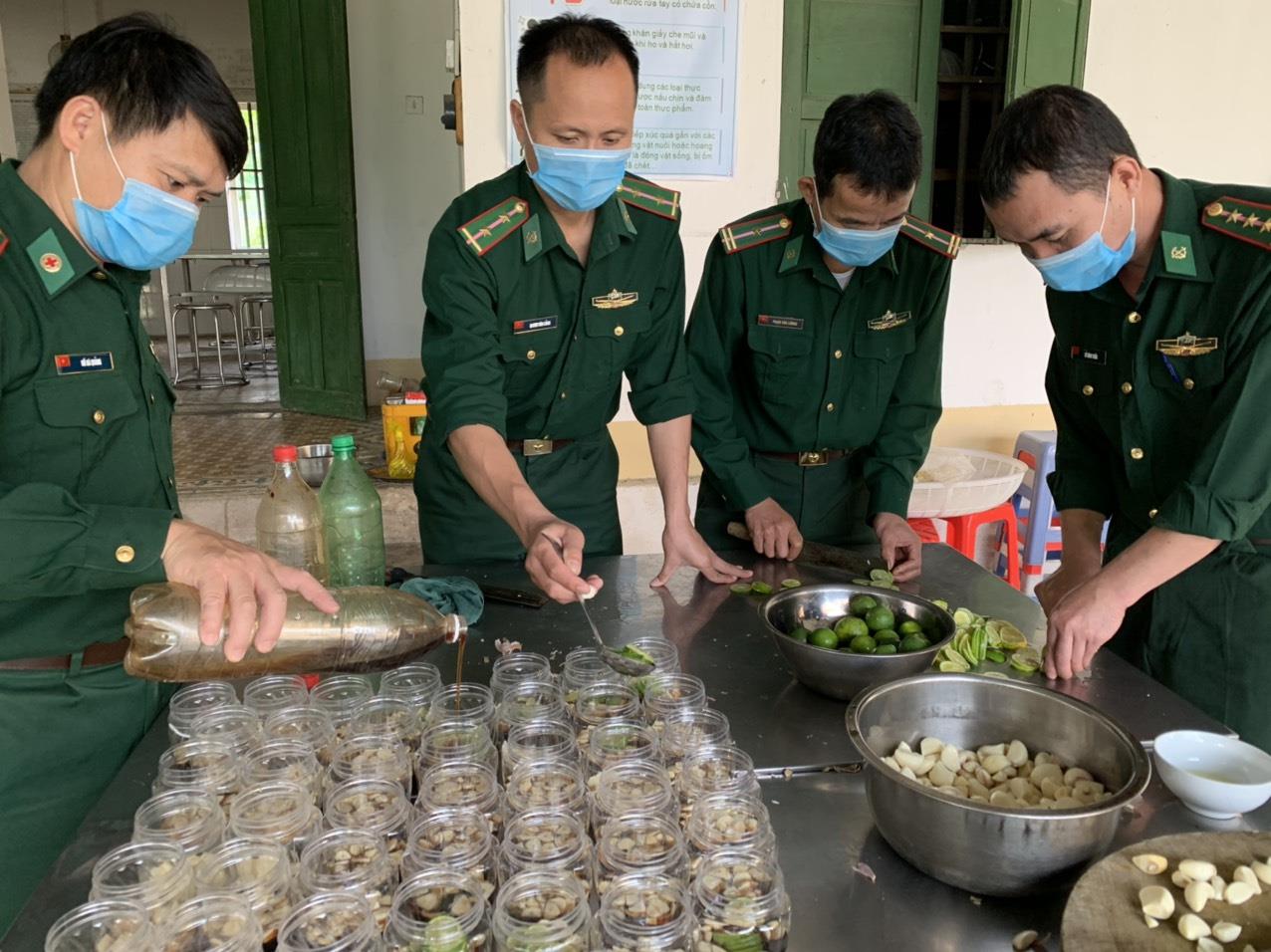 Bảo đảm an toàn cho cán bộ, chiến sĩ phòng, chống dịch

