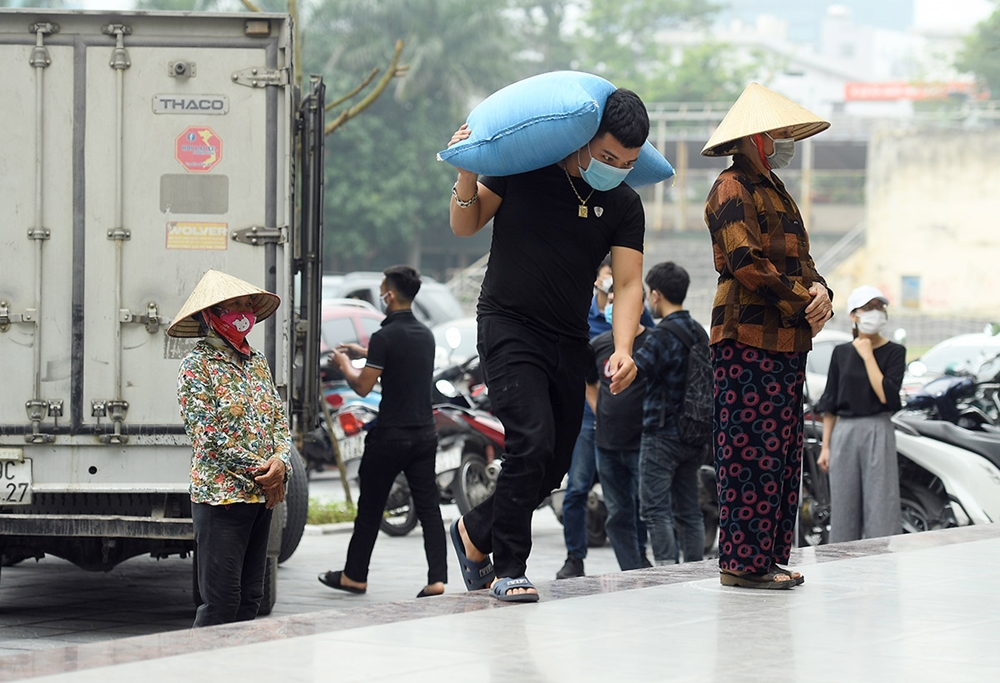 Chương trình hiện tại đã huy động được 10 tấn gạo để chia cho dân nghèo và số lượng nhà hảo tâm quyên góp vẫn tăng lên. Mỗi ngày một người sẽ nhận được 1 lần, với số lượng là 3kg.