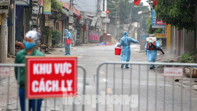 Thêm một ca mắc Covid-19 tại ổ dịch Hạ Lôi, Mê Linh