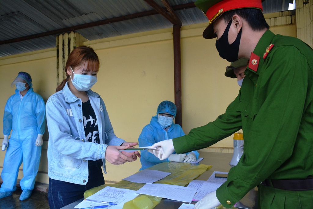 Nghĩa tình tại khu cách ly Tà Lèng