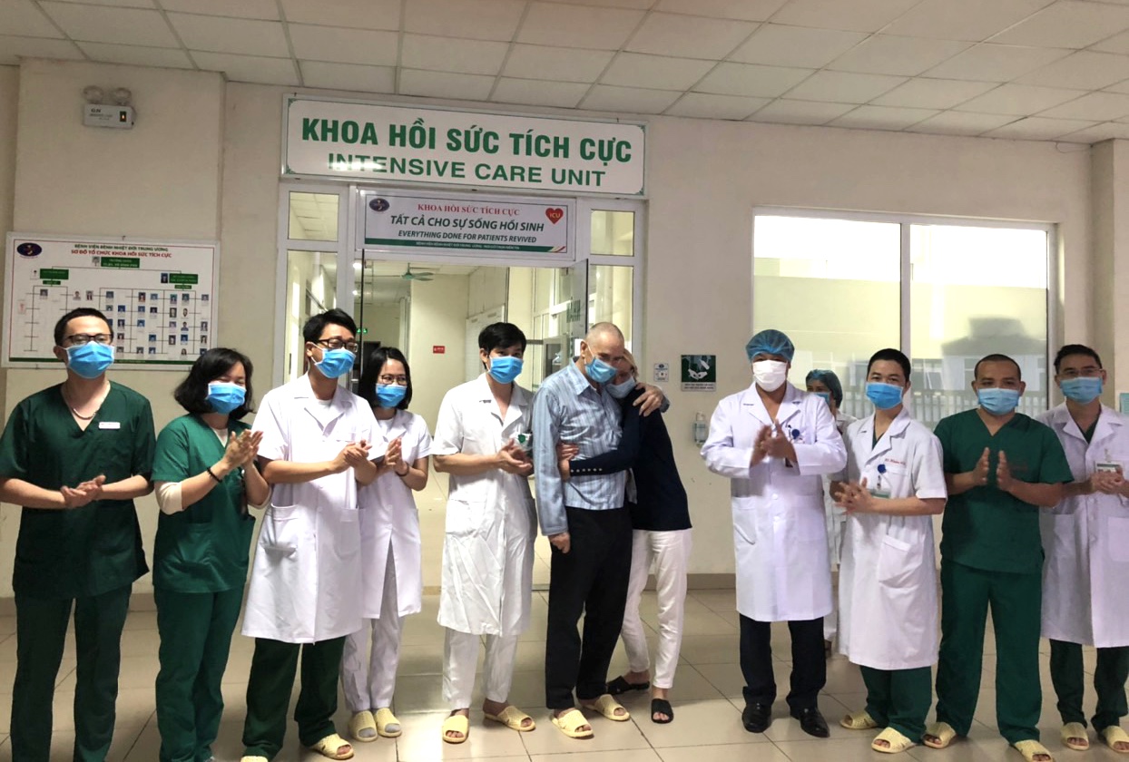 Bệnh nhân mắc Covid-19 phải thở máy đầu tiên tại Việt Nam được công bố khỏi bệnh