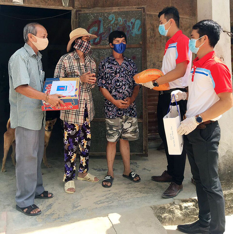 Chương trình “Thắp lửa yêu thương” hỗ trợ phòng, chống dịch Covid-19

