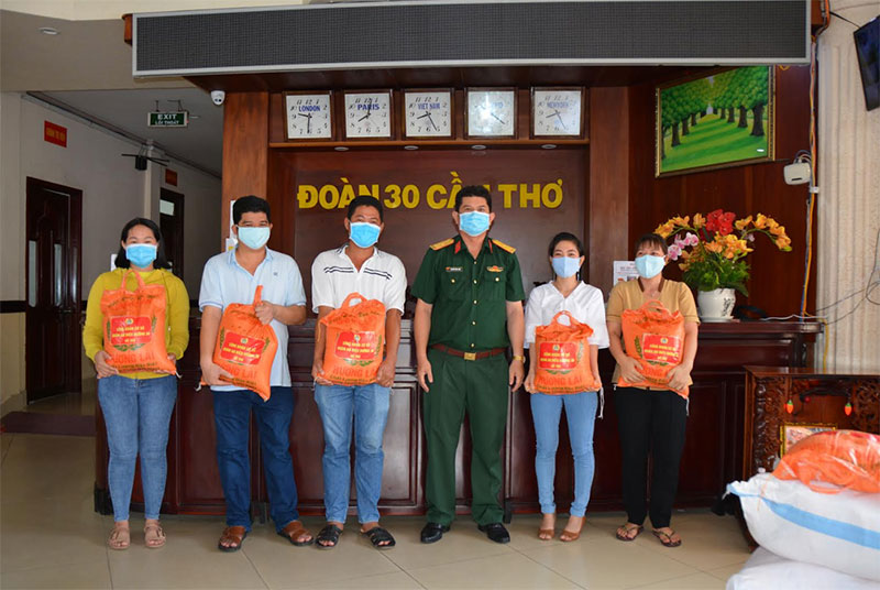 Chăm lo cho người lao động trong mùa dịch

