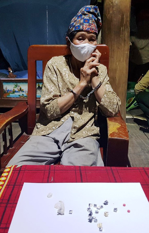 Điện Biên: Triệt phá tụ điểm bán lẻ ma túy trên biên giới

