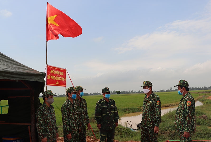 Hiện nay, BĐBP tỉnh tổ chức 135 Tổ công tác phòng chống dịch, các lán trại đều gia cố vững chắc, tránh mưa giông, sét, có treo Quốc kỳ đúng quy cách. Một số huyện trang bị cho các Tổ công tác cột thu lôi chống sét để bảo vệ cán bộ, chiến sĩ, đảm bảo công tác trong điều kiện mùa mưa, có sấm sét.