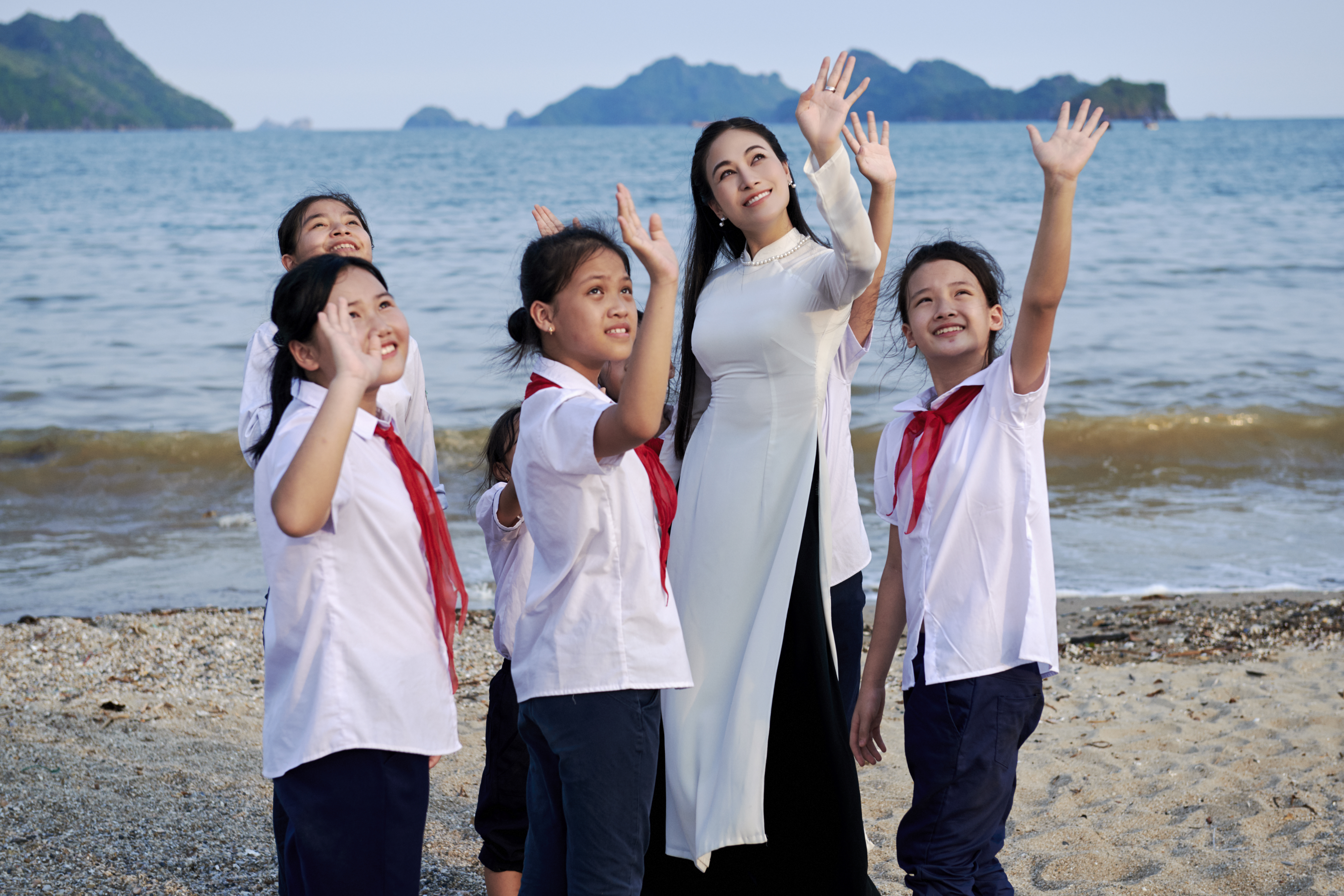 Quảng bá và tôn vinh áo dài Việt Nam