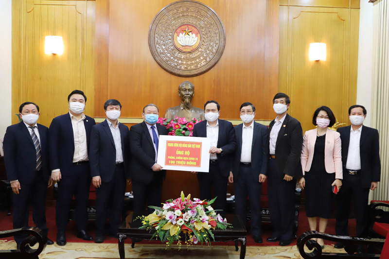 Ủng hộ và đăng ký ủng hộ phòng chống Covid- 19 đạt gần 1.600 tỷ đồng

