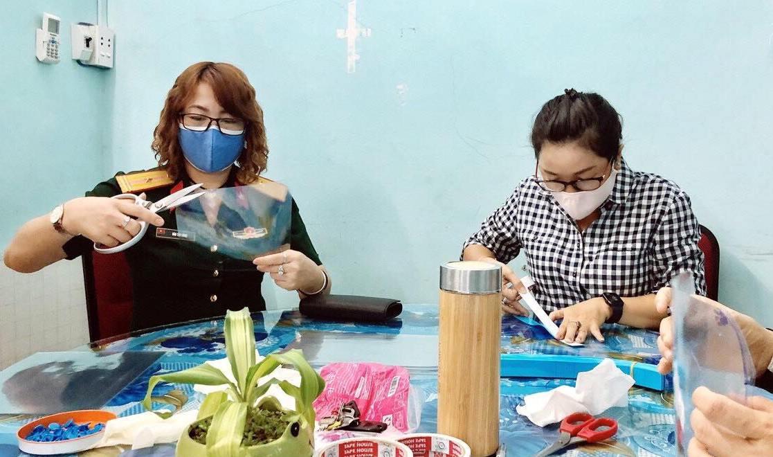 Những tấm chắn yêu thương