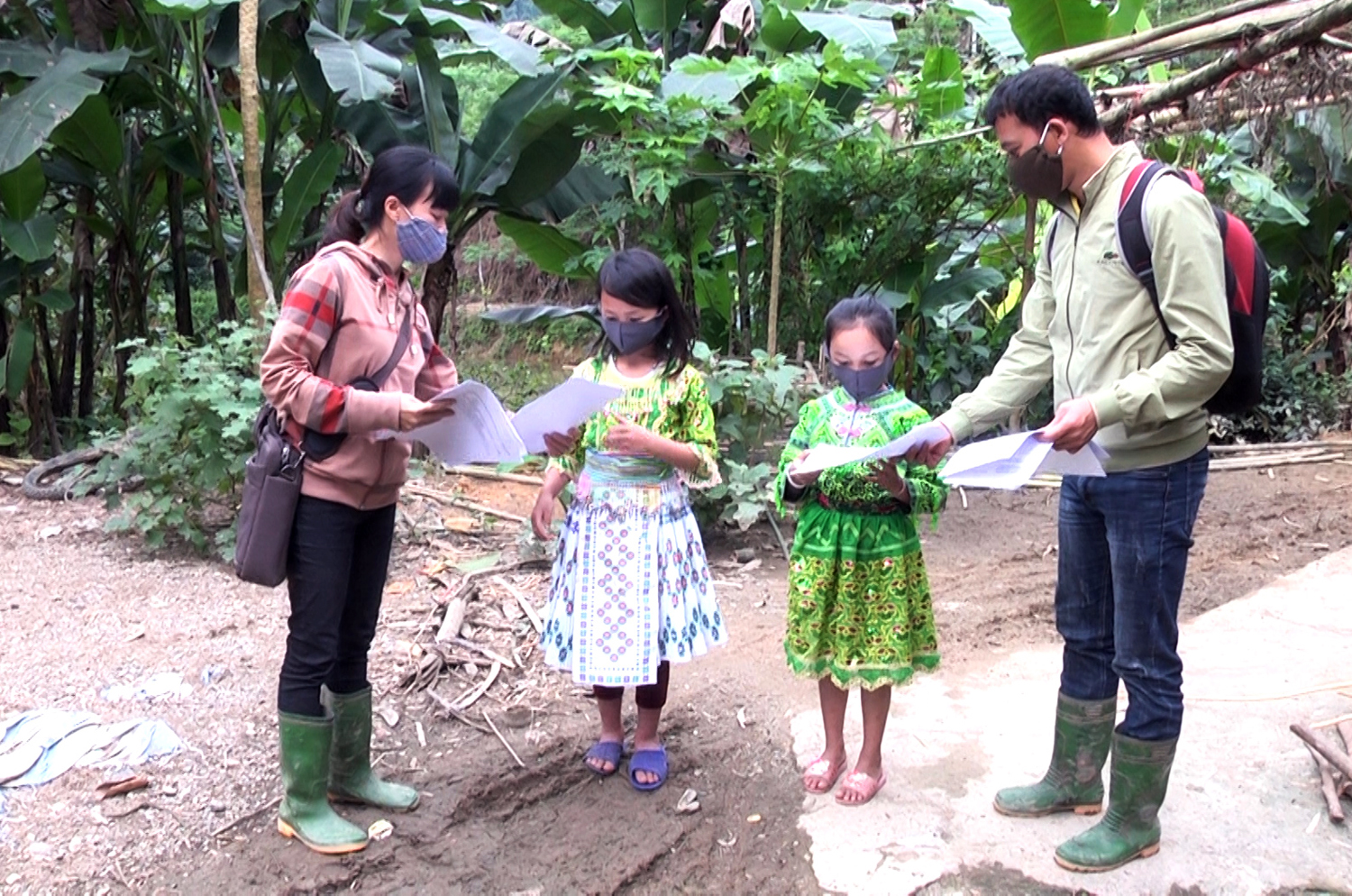 Gỡ rào cản trong dạy học trực tuyến ở vùng khó khăn