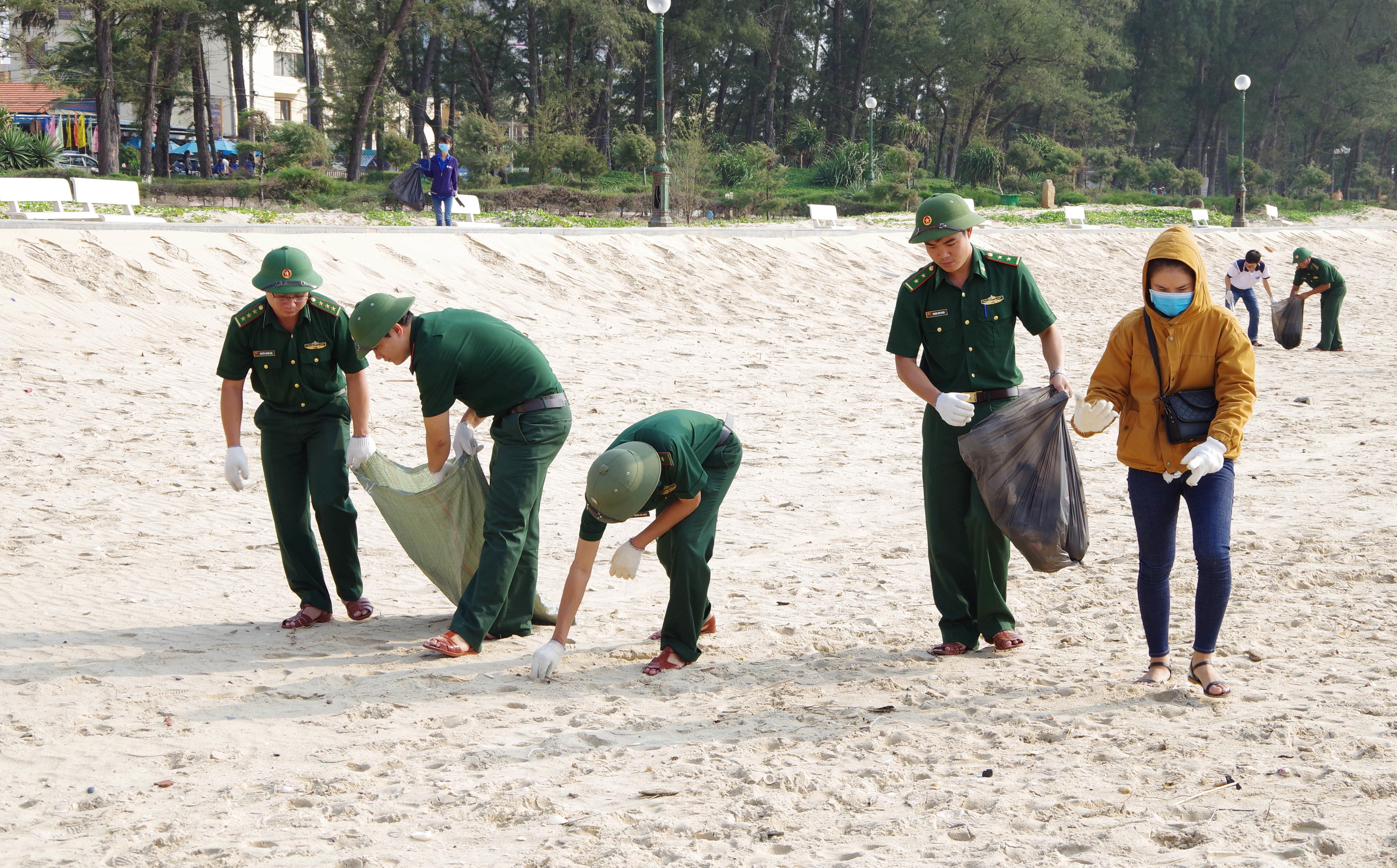 Gây quỹ làm việc thiện từ bảo vệ môi trường biển