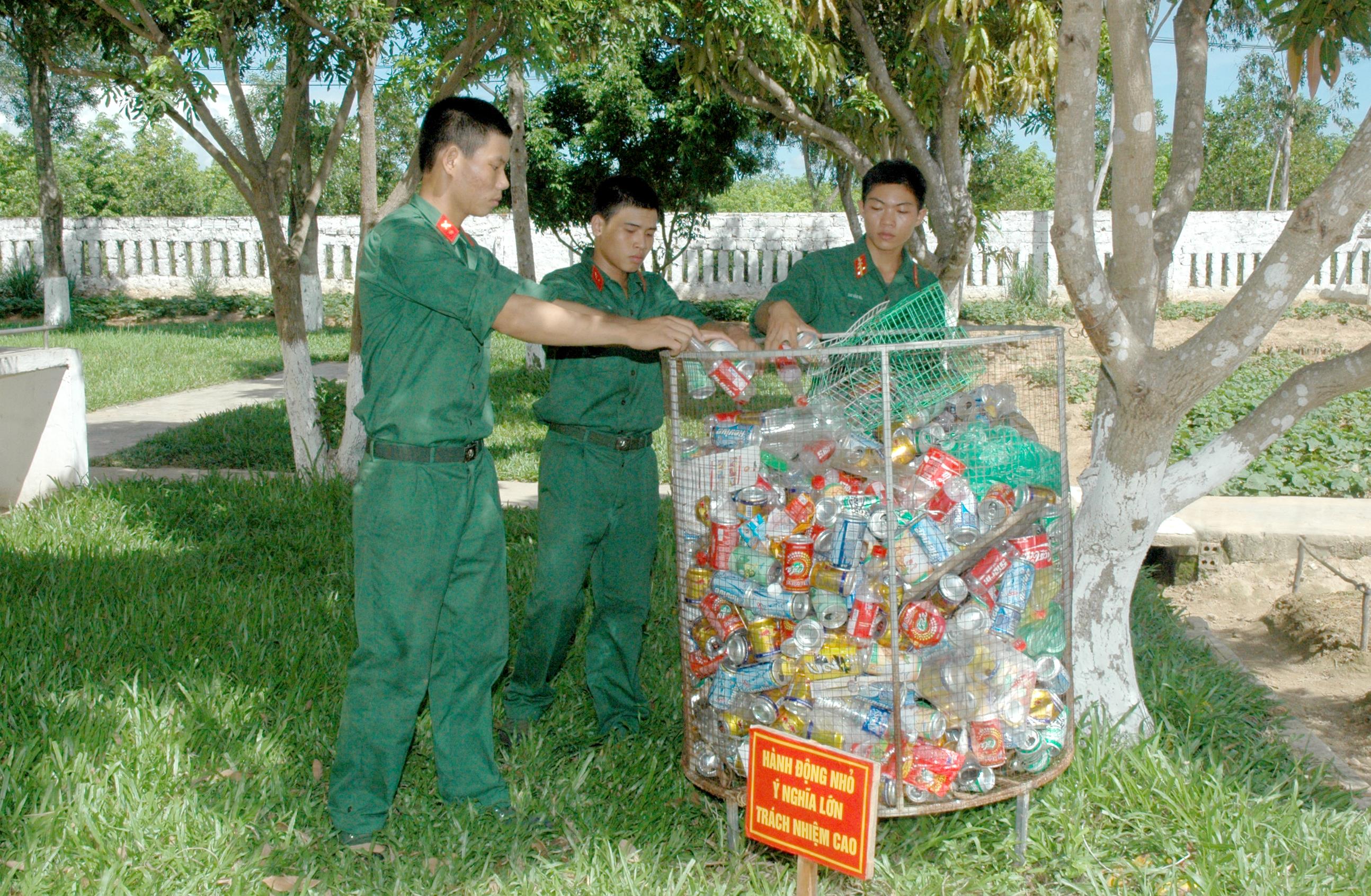 Học Bác từ những việc làm nhỏ