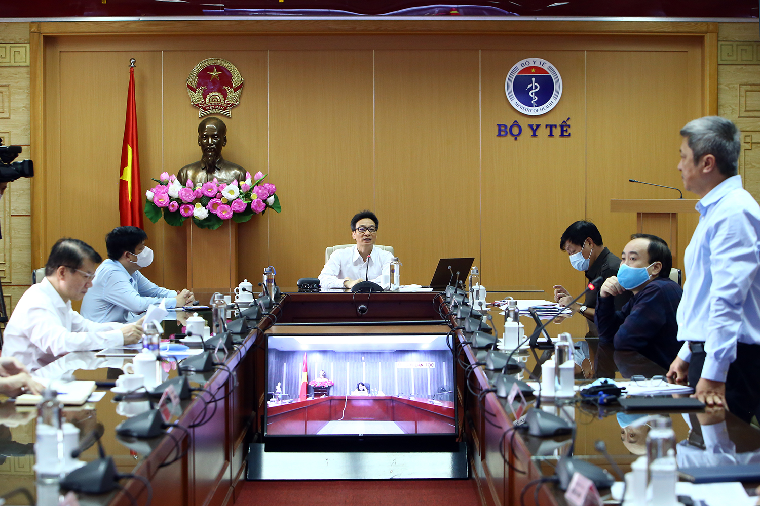 Sẵn sàng “sống chung an toàn với dịch” nhưng không được chủ quan