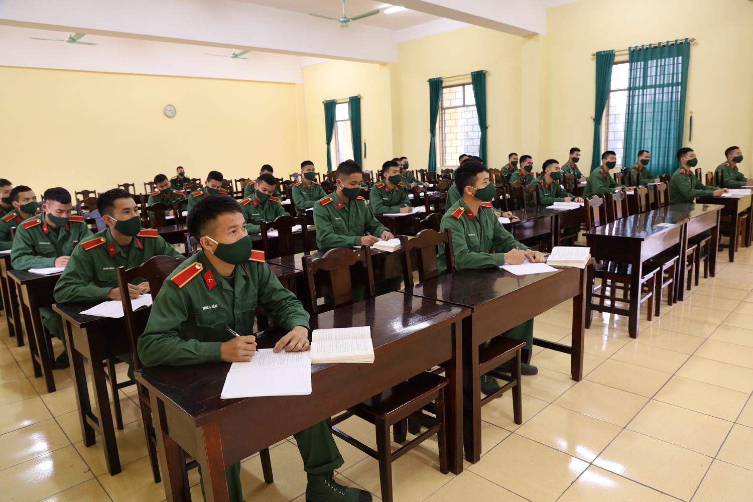 Thí sinh có được điều chỉnh nguyện vọng đăng ký xét tuyển vào các trường Quân đội không? 