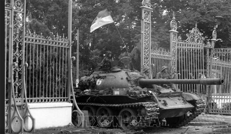 Xây dựng và phát triển LLVT cho Tổng tiến công và nổi dậy mùa Xuân năm 1975 