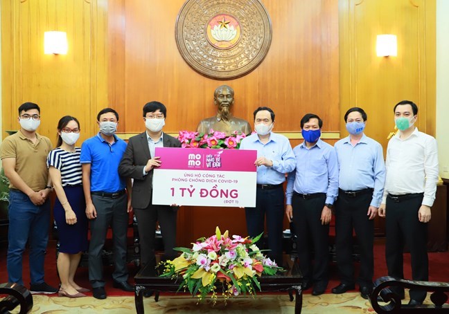Tiếp nhận ủng hộ phòng chống dịch Covid-19 đợt 1 từ Ví điện tử MoMo 1 tỷ đồng

