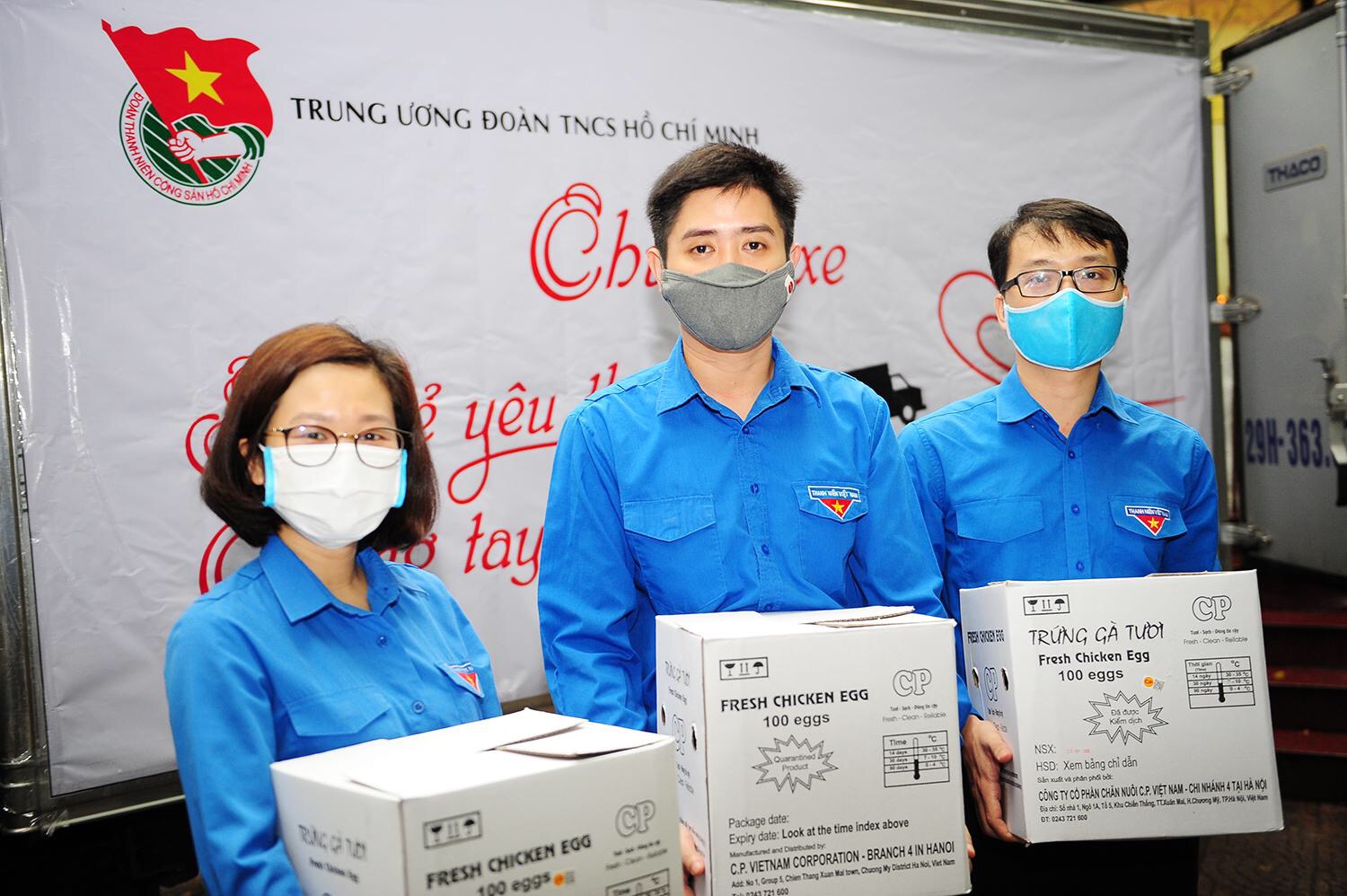 Trao hàng nghìn suất quà đến thanh niên công nhân có hoàn cảnh khó khăn