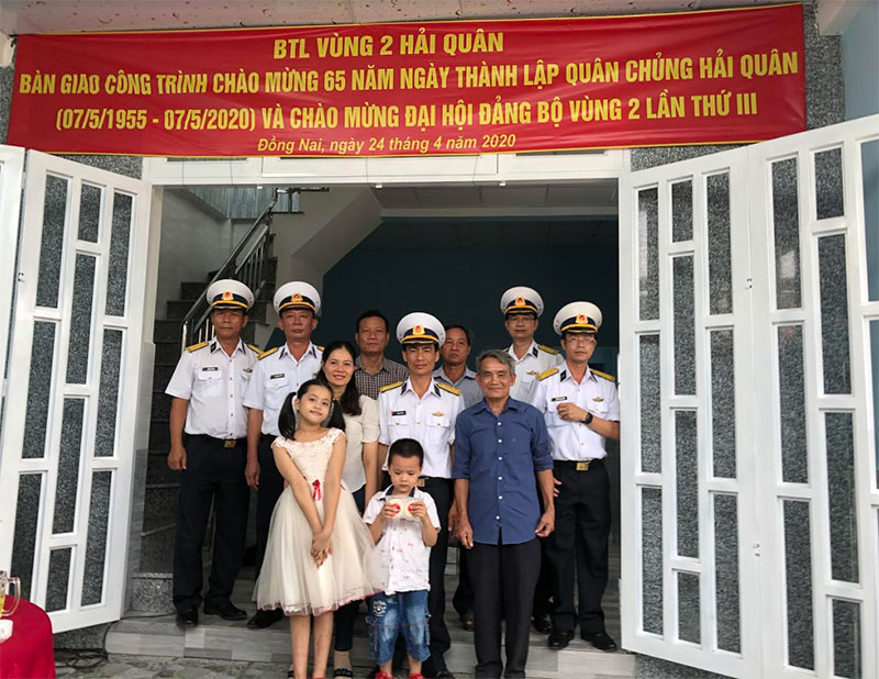 Bộ tư lệnh Vùng 2 Hải quân bàn giao nhà đồng đội

