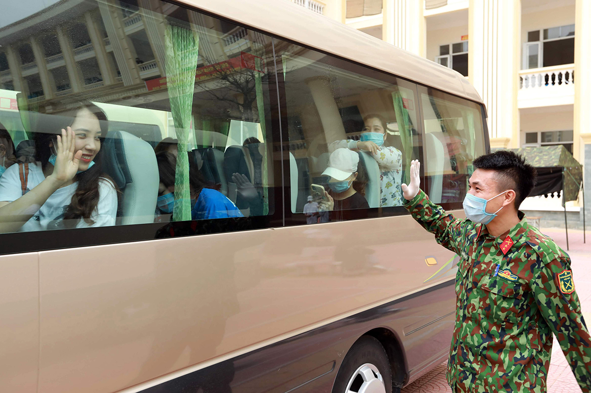 Hình ảnh đẹp của “Những thiên thần xanh” sẽ đọng mãi trong mắt người dân!