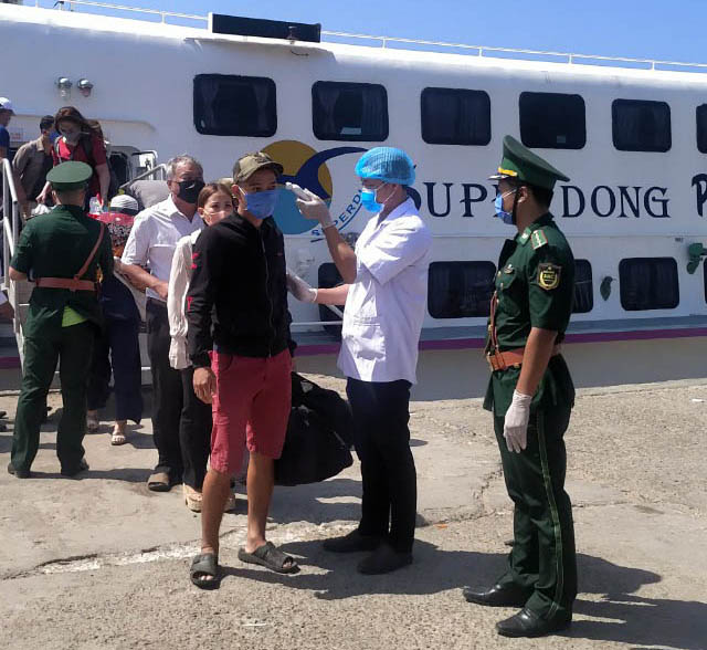 “Lá chắn” phòng dịch