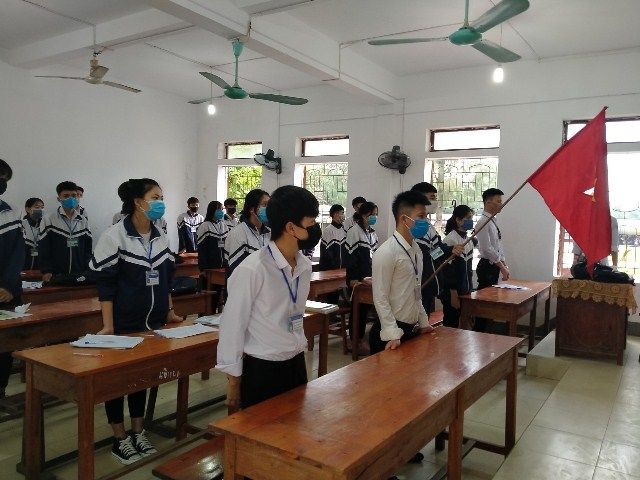 Nhiều trường loay hoay bố trí học sinh ngồi giãn cách theo quy định của Bộ Giáo dục và Đào tạo