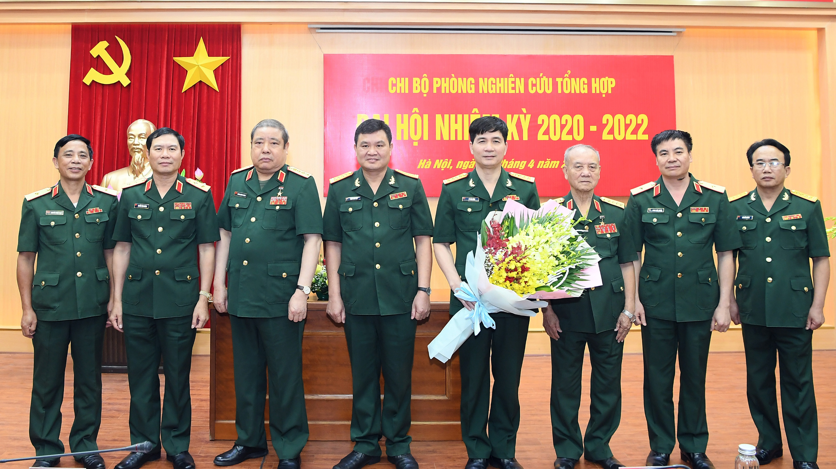 Tập trung lãnh đạo tạo chuyển biến rõ rệt về chất lượng nghiên cứu, tổng hợp