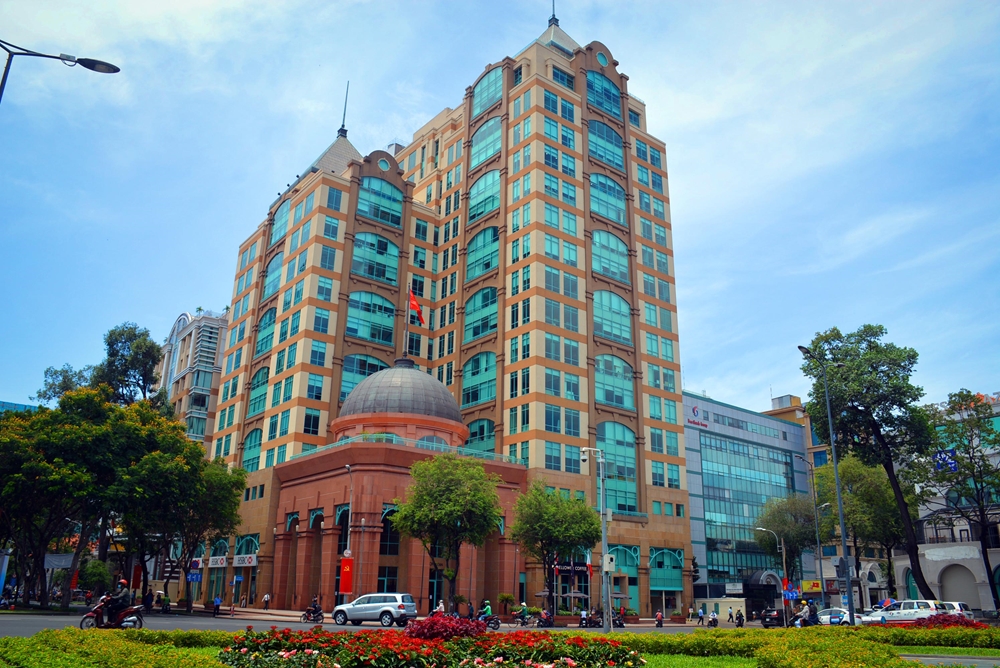 Cao ốc Saigon Metropolitan có giá trị nghệ thuật kiến trúc, phù hợp với xu hướng kiến trúc hiện đại giữa trung tâm thành phố.