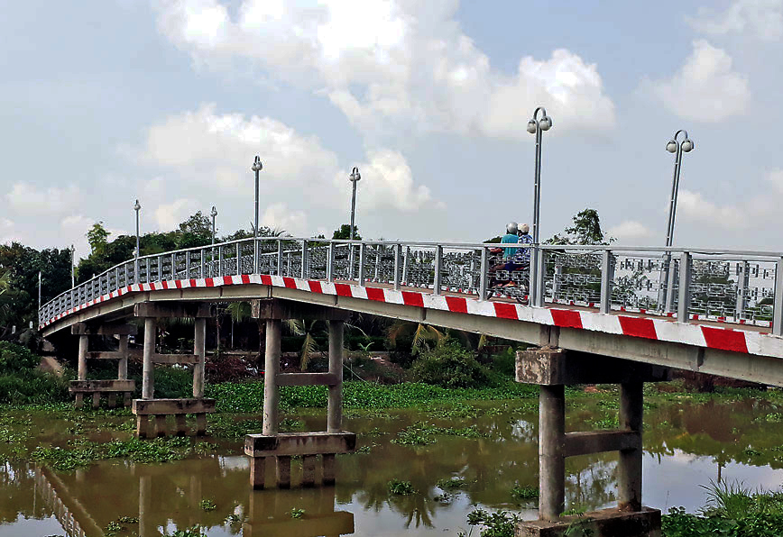 Khởi sắc trên những vùng quê anh hùng