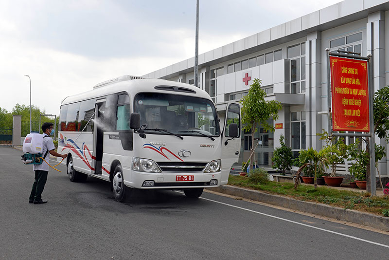 Khử khuẩn phương tiện trước và sau khi sử dụng là một trong những biện pháp phòng chống dịch Covid-19.