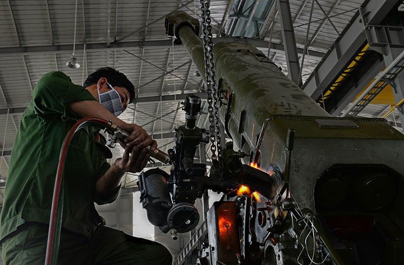 Sửa chữa, hiệu chỉnh pháo.