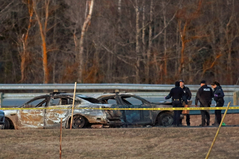 Canada siết chặt kiểm soát súng đạn