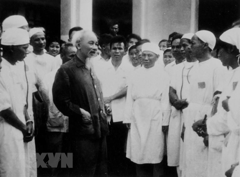 Tư tưởng Hồ Chí Minh về xây dựng ngành y và đạo đức của người thầy thuốc Việt Nam hiện nay 
