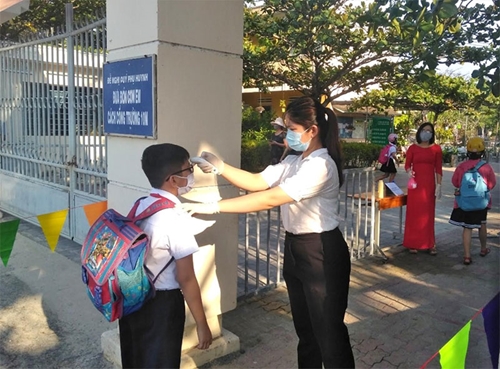 Thành phố Đà Nẵng: Học sinh đi học sau 3 tháng nghỉ do dịch Covid-19

