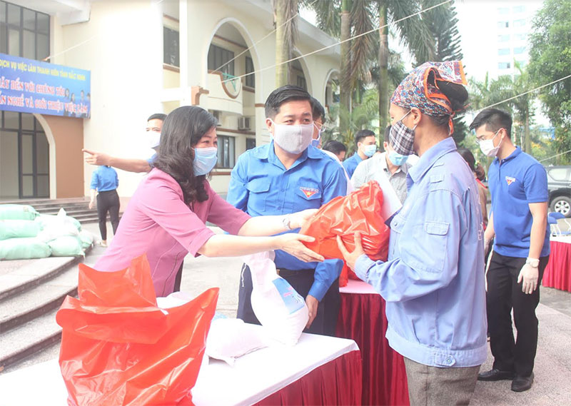 Tuổi trẻ Bắc Ninh san sẻ yêu thương vượt qua đại dịch

