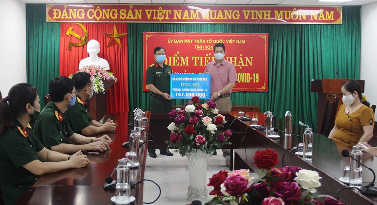 Bộ CHQS tỉnh Sơn La ủng hộ 147 triệu đồng phòng, chống Covid-19