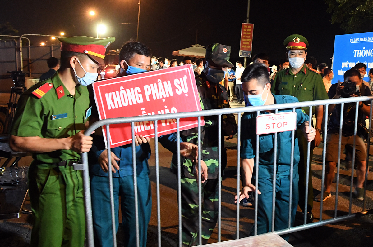 Gần 11.000 người dân thôn Hạ Lôi được dỡ bỏ cách ly