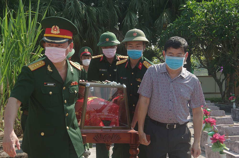 Quảng Bình tổ chức lễ truy điệu và an táng 31 hài cốt liệt sĩ