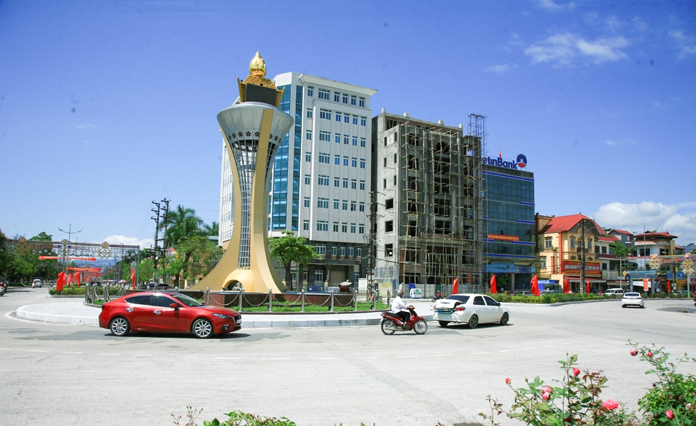 Thành phố trẻ với những tòa nhà cao tầng đang mọc lên mang dáng dấp của một đô thị hiện đại và phát triển.