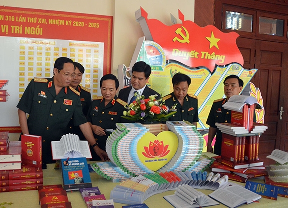 Thượng tướng Trần Quang Phương dự khai mạc Đại hội Đảng bộ Sư đoàn 316, Quân khu 2

