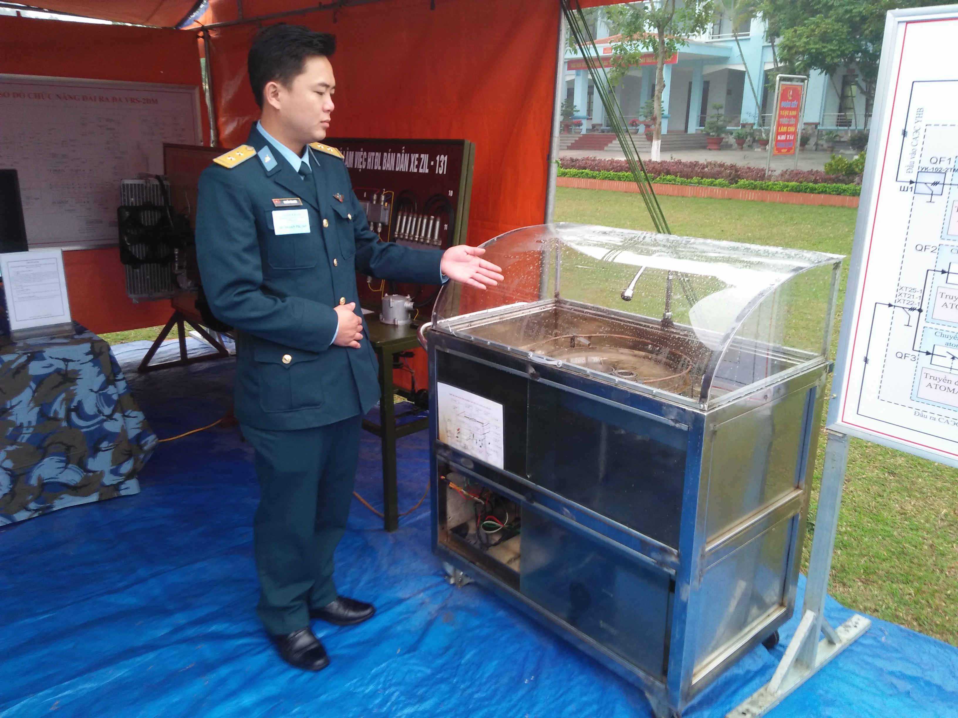 Thiết bị làm sạch công nghiệp chi tiết máy bằng dầu diesel