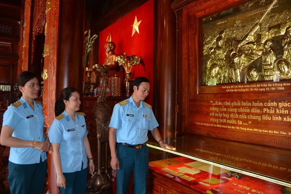 Dấu ấn Nhà tưởng niệm Bác Hồ của Quân chủng Phòng không-Không quân