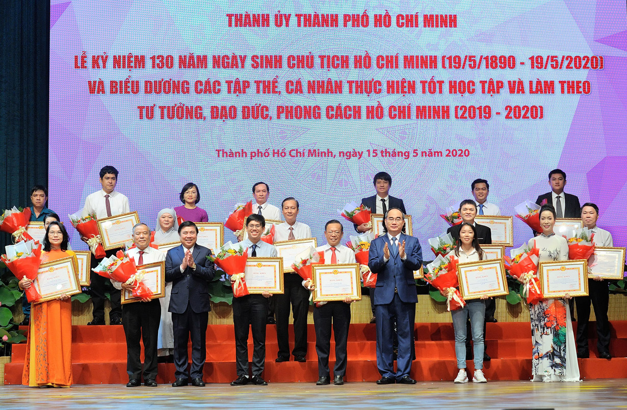 Thành phố Hồ Chí Minh biểu dương 380 tập thể, cá nhân thực hiện tốt học tập và làm theo Bác

