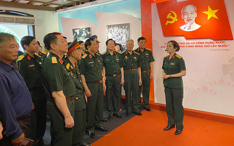 Triển lãm 300 tài liệu, hình ảnh và hiện vật “Luôn có Bác trong tim”