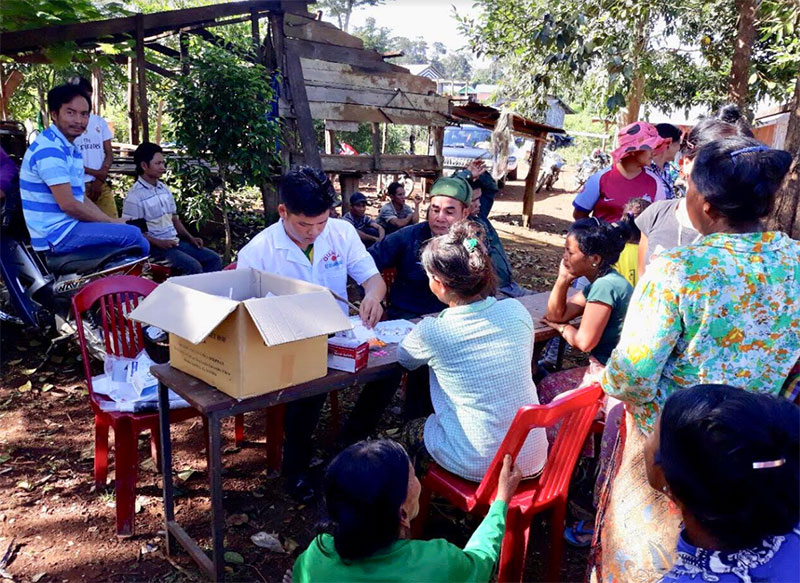 Giữ vững an ninh biên giới, giúp dân phát triển kinh tế

