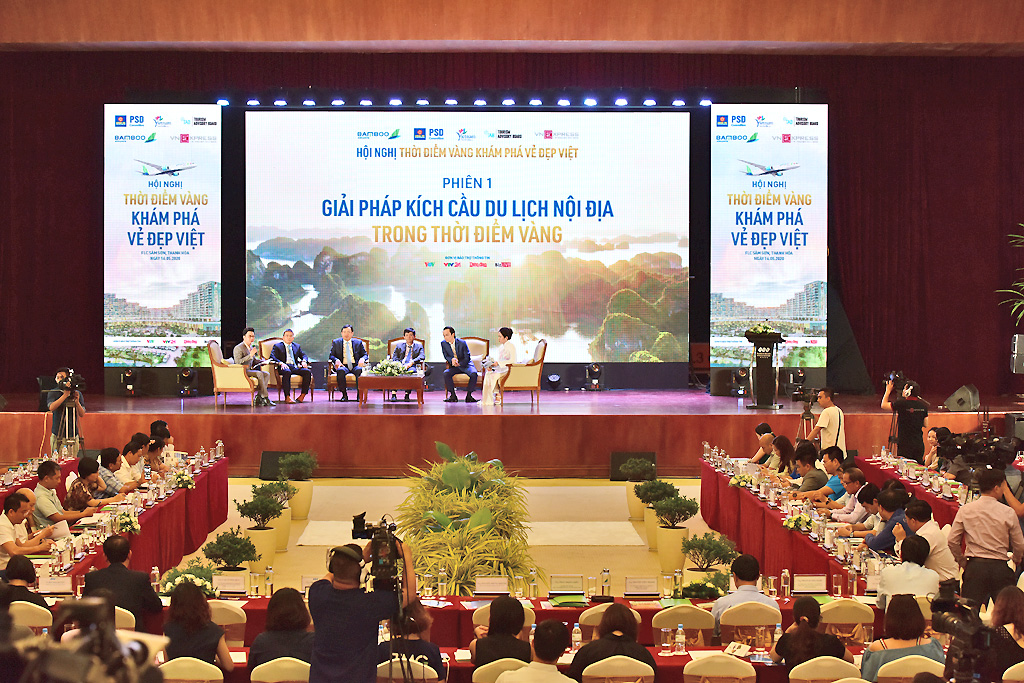 Thời điểm vàng khám phá vẻ đẹp Việt