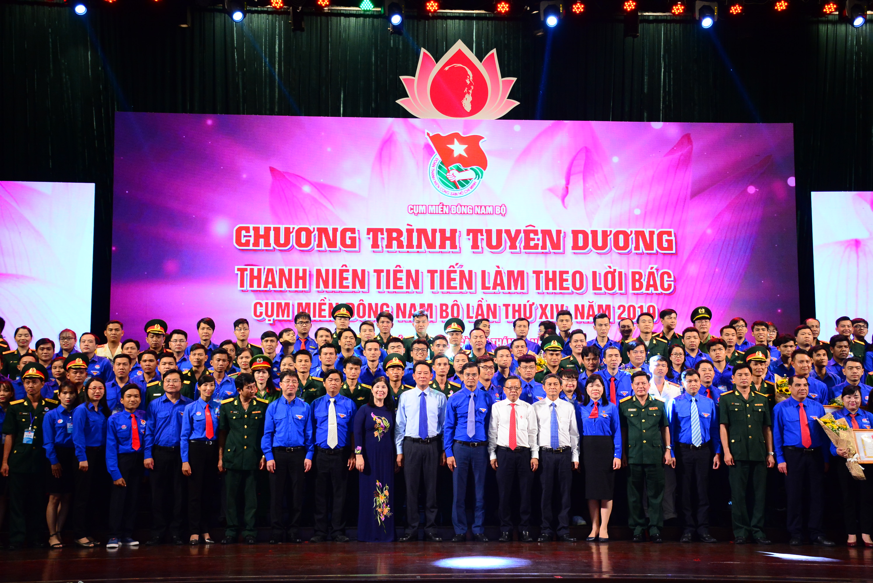 Học theo Bác - dám nghĩ, biết làm