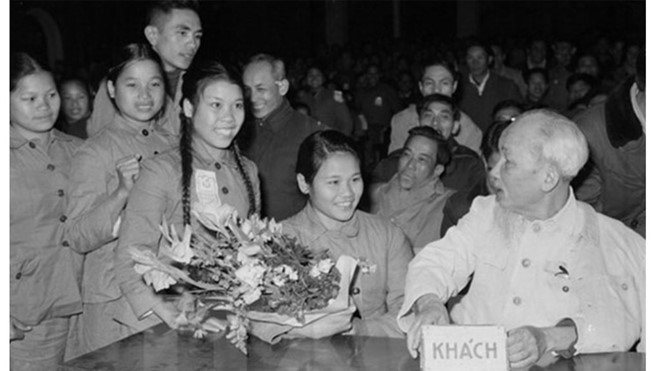 Kiên định, vận dụng sáng tạo tư tưởng Hồ Chí Minh trong công tác xây dựng, chỉnh đốn Đảng