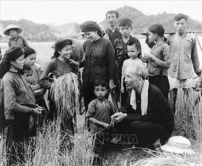 Xây dựng mối đoàn kết trong Đảng theo tư tưởng Hồ Chí Minh