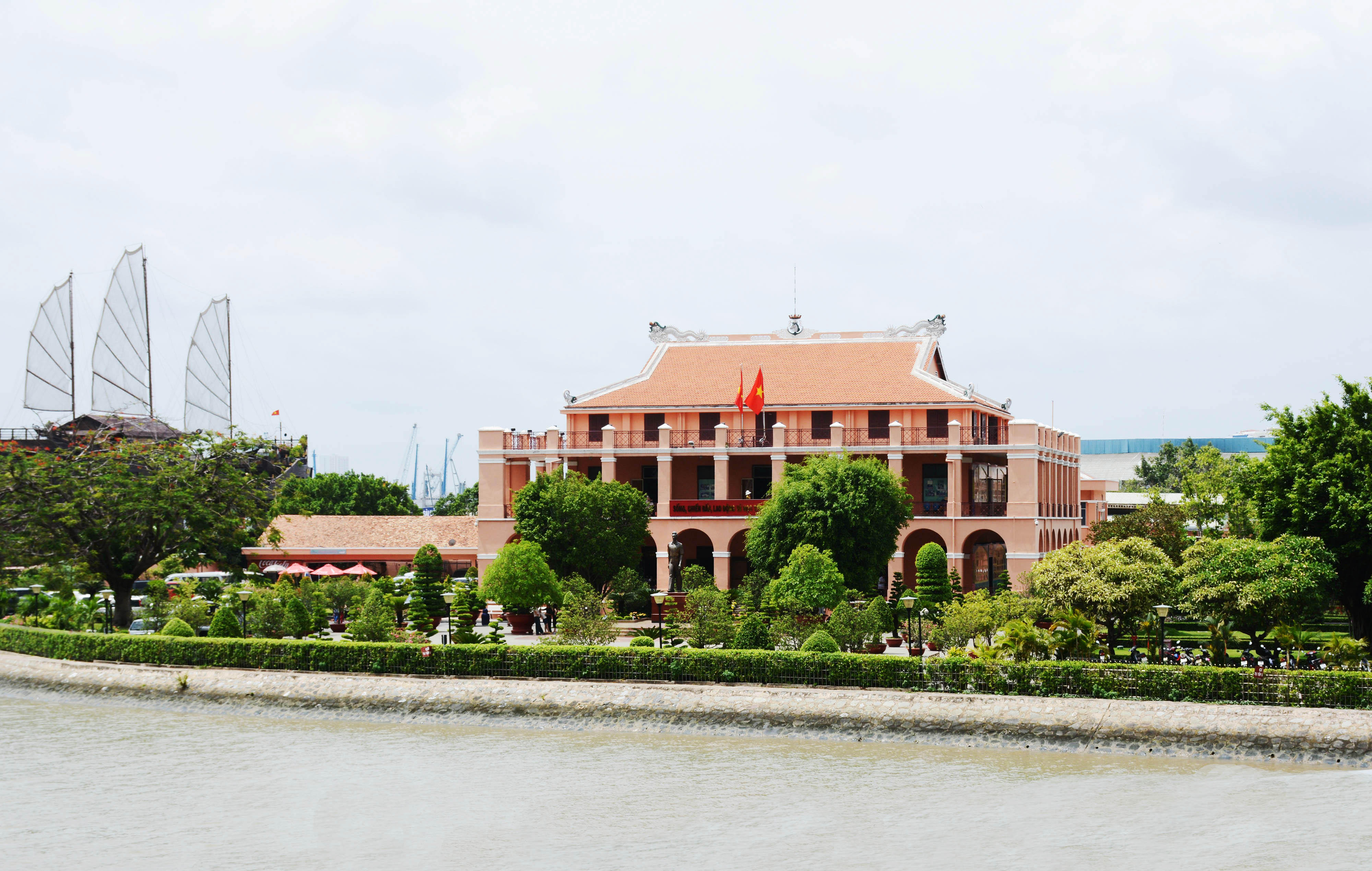 Hơi ấm của Người còn lưu mãi