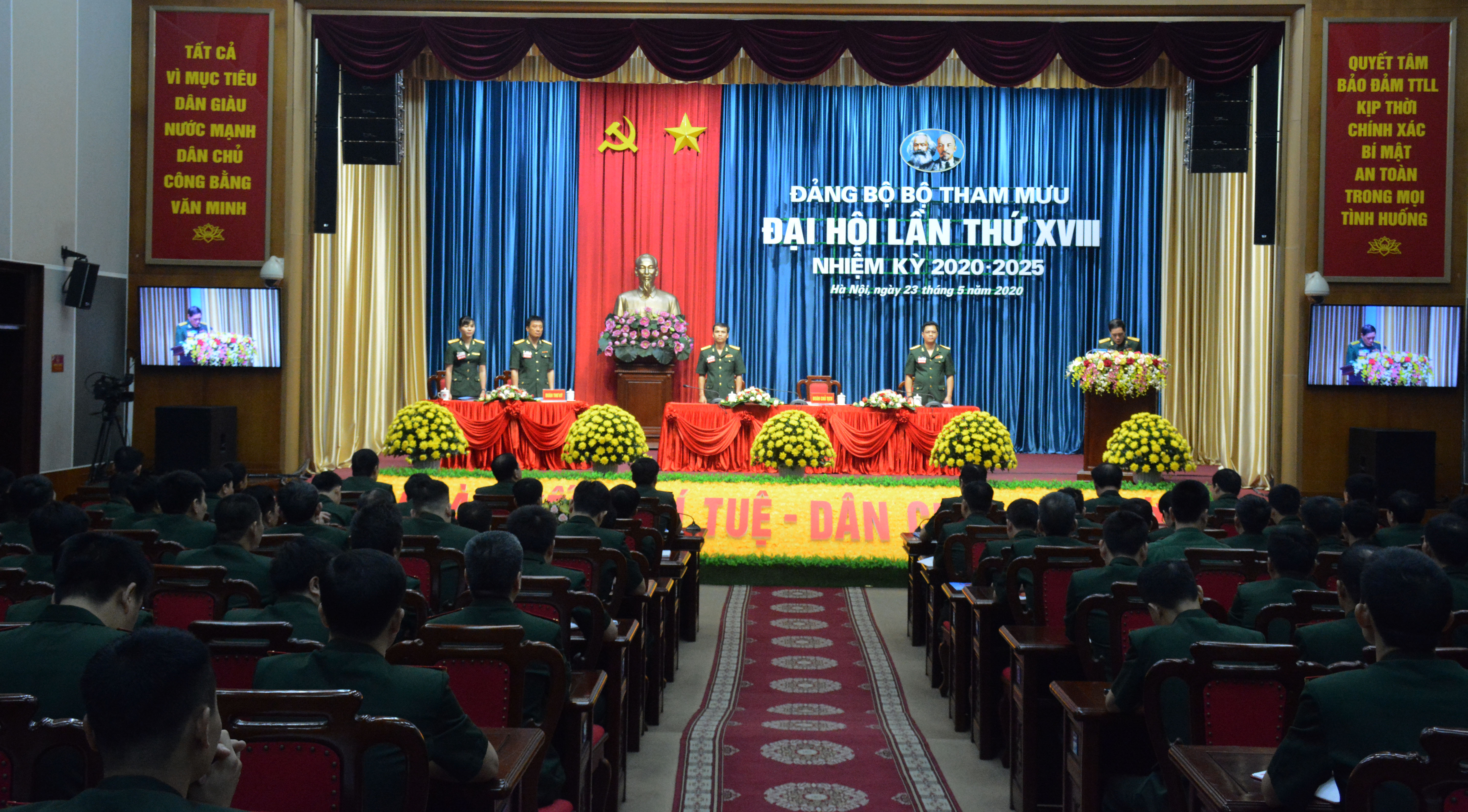 Lãnh đạo thực hiện tốt chức năng tham mưu và chỉ đạo lực lượng thông tin toàn quân