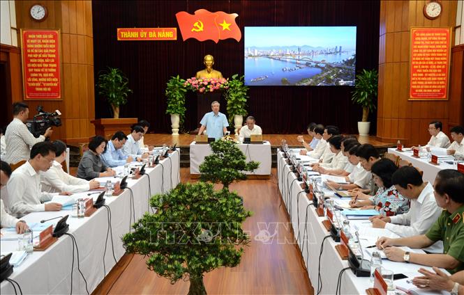 Thường trực Ban Bí thư Trần Quốc Vượng làm việc với Thành ủy Đà Nẵng